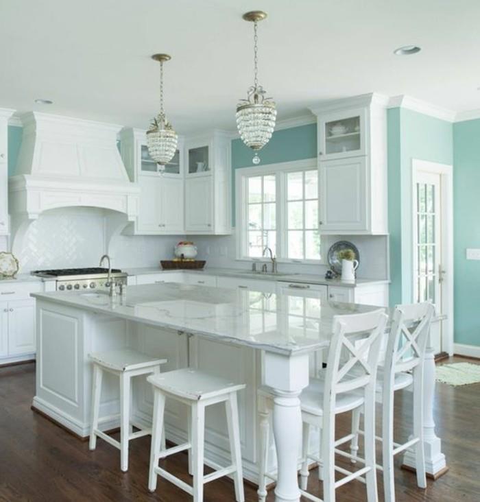 açık mavi-mutfak-duvar rengi-mutfak-beyaz-atmosfer-sakin-huzurlu-geleneksel tarzda