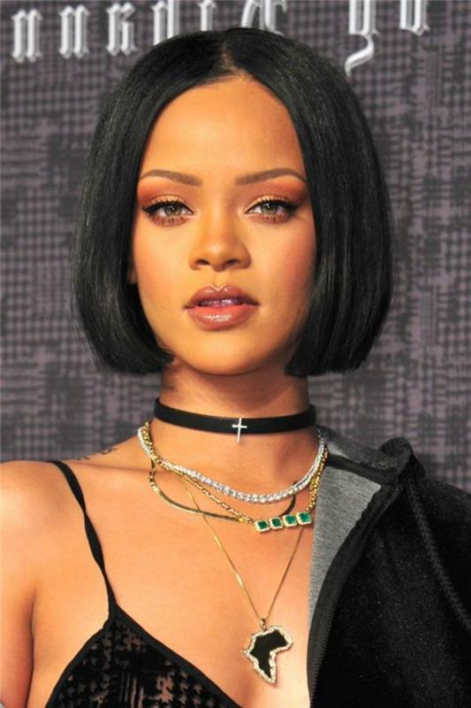 kısa kadın kesimi fikri, siyah saçlı kısa kare, afro saç modeli fikri, Rihanna, rock görünümü