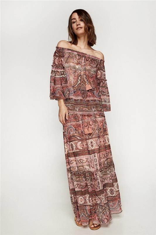 ilga hipių stiliaus suknelė ilgomis rankovėmis ir apnuogintais pečiais, rudos ir smėlio spalvos vasaros suknelės modelis