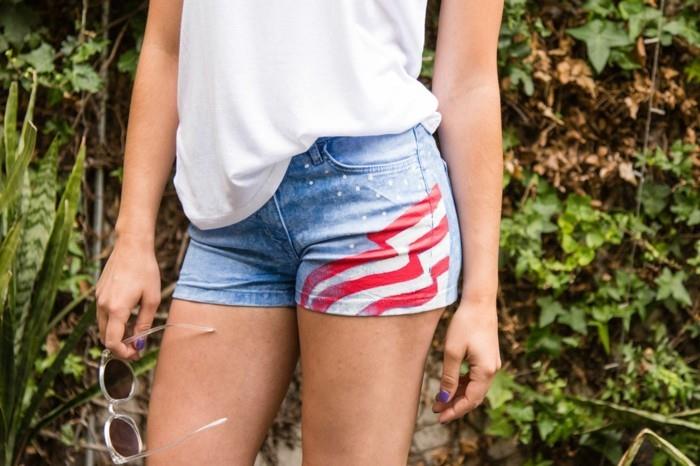 cut-jeans-in-shorts-desing-in-american-style-fresh-chic