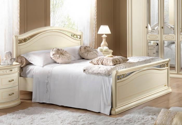 bej ve beyaz vintage tasarım mobilyalarla modern yatak odasının dekoru için bej ve beyaz renk kombinasyonu