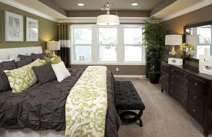 pilka lova-užtiesalas-idealus-deko-tėvų miegamasis-tėvų-liukso numeris-didelis langas-langas