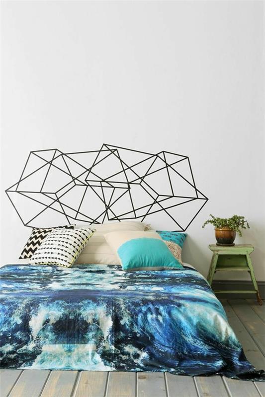 lovatiesė-graži-galva-lova-įdomios-geometrinės-dailios formos