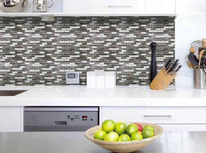 spikeback-ikea-splashback-kitchen-splashback-nerūdijančio stiklo plytelių-gaubto pagrindas