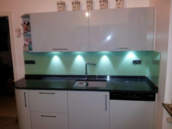 backsplash steklo