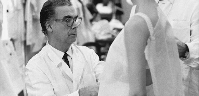 Balenciaga se vrača v Haute Couture, 52 let po zaprtju delavnic njenega ustanovitelja Cristobala