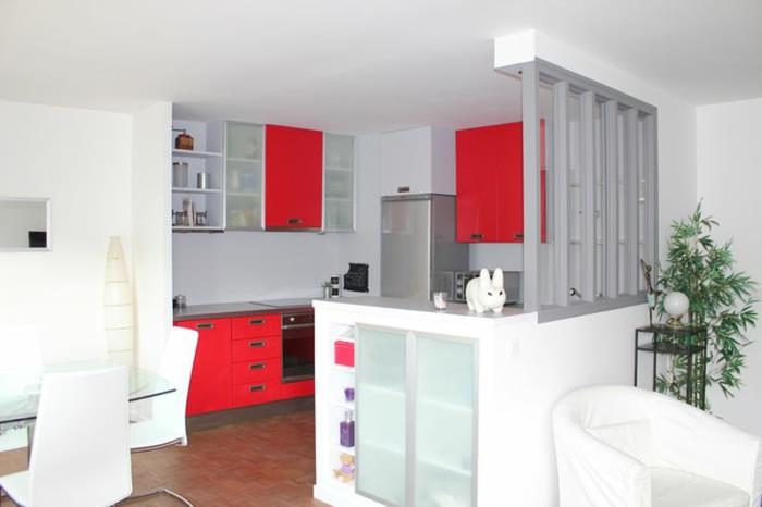 gri-kırmızı-amerikan-mutfak-modern-mutfak-mobilya-beyaz-duvarlar