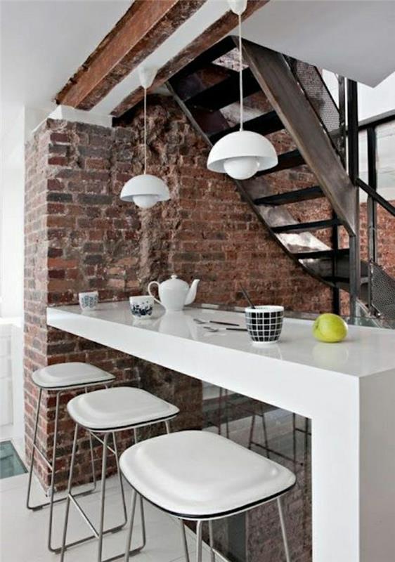 virtuvė-su-virtuvė-baras-viršuje-balta-balta-kėdės-plytų-dydžio-skydo dailylentės