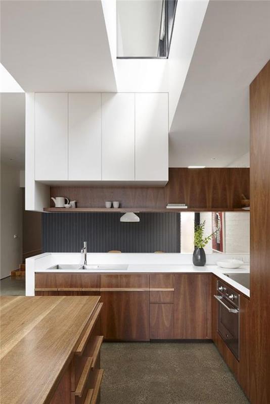 baltos ir medienos virtuvė-modernus-virtuvės išdėstymas