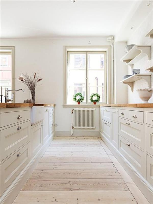 baltos ir medienos virtuvės dizainas-graži virtuvė