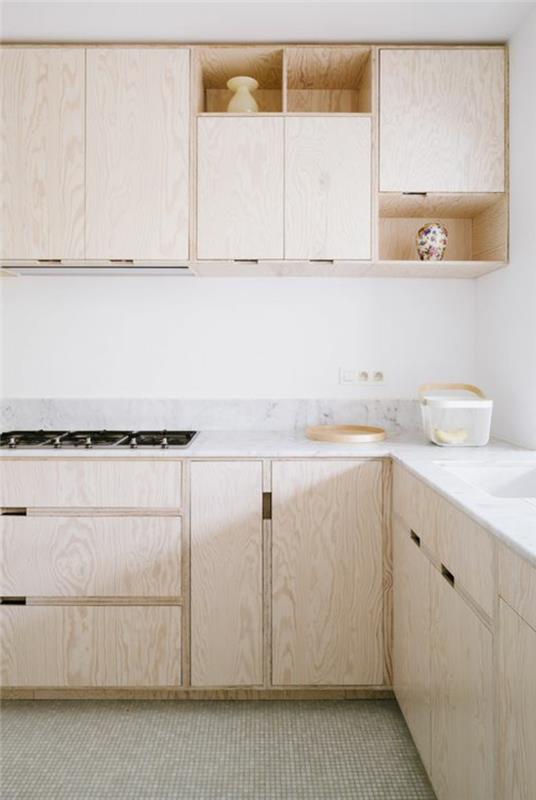 atnaujinti virtuvę, pilkas grindis, perdažyti virtuvės spintelę, baltą ir medinę virtuvę, rožinių atspalvių baldus, baltas lubas