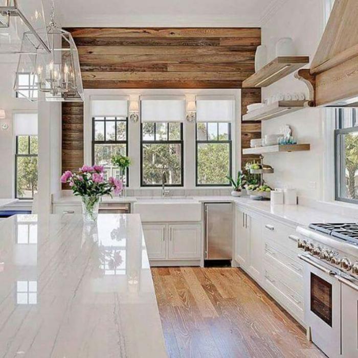 balta ir medinė virtuvė-medinė sienų danga