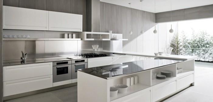 balta-ir-nerūdijanti-virtuvė-nuotraukos-balta-virtuvė