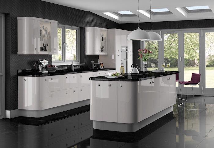 beyaz ve siyah lake mutfak modelleri, açık gri zemin mutfak, tasarım mutfak mobilyaları