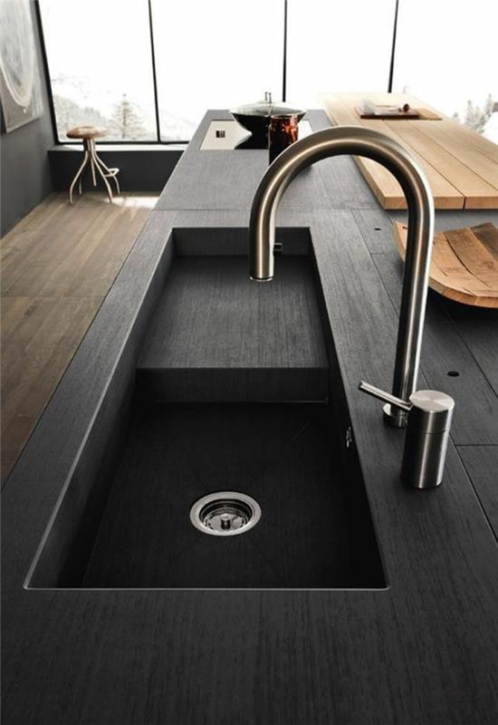 siyah mutfak lavabosu ve tezgahı siyah lavabo gümüş rengi PVC aksan imitasyon ahşap