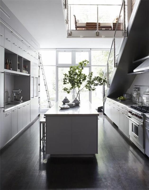 siva kuhinja iz nerjavečega jekla s temno talno oblogo zeleno rastlinsko sivo stopnišče
