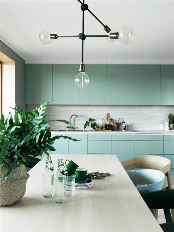 virtuvė-jūroje-žalia-skandinaviški-baldai-idėjos-pigus-dizainas-apšvietimas