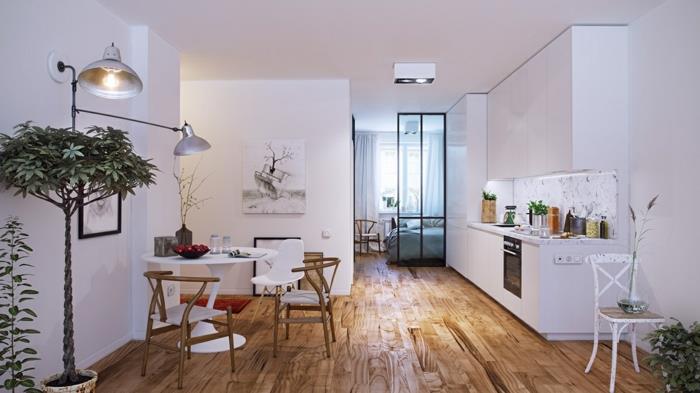 ąžuolo masyvo parketas, medinė ir balta virtuvė, skandinaviškas interjero dizainas, dirbtuvių durys