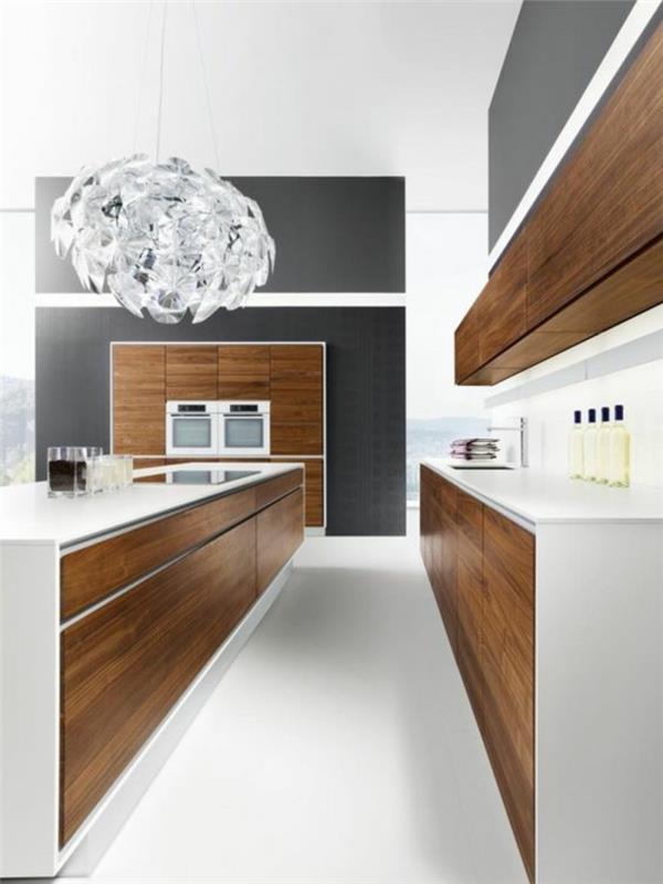 modernist cam parçaları bir top şeklinde avize ile siyah mutfak