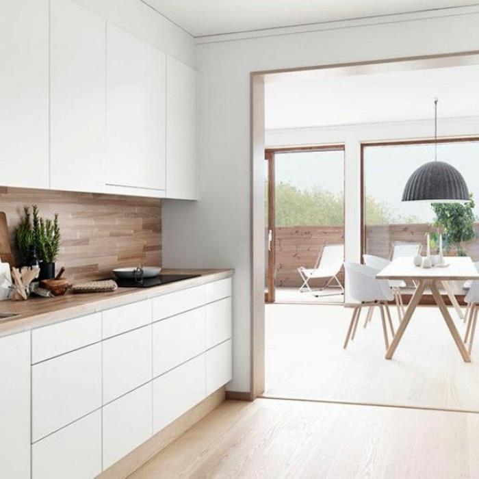 baltos virtuvės-šiuolaikiniame name-dideli-balti-mediniai baldai