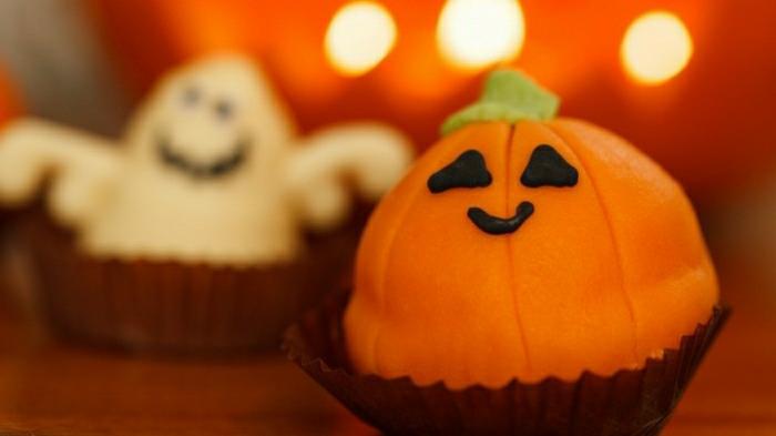 cupcake-icing-cupcake-make-yourself-halloween-buča