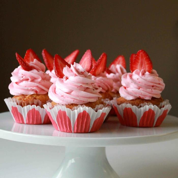 cupcake-icing-pink-with-malines-cupcake-make-yourself