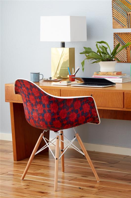 dolgočasen plastični stol, preoblikovan v eleganten pisarniški kos pohištva s tiskano tkanino, prilagodite kos pohištva brez barvanja
