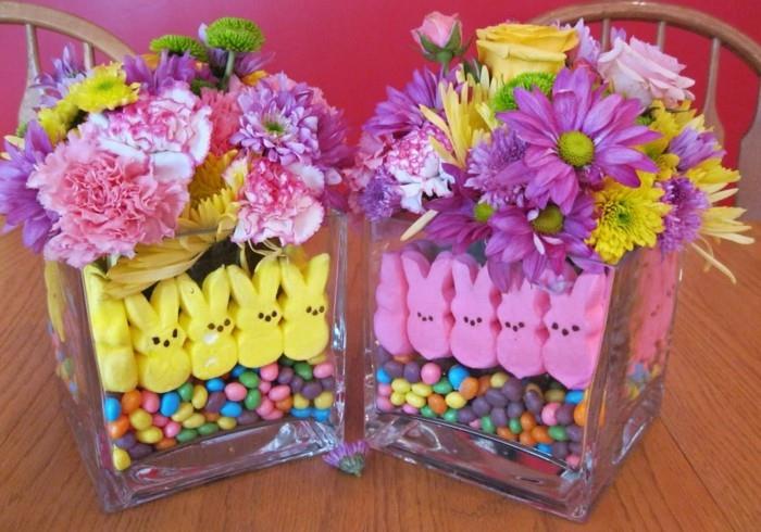 stikliniai kubilai, užpildyti saldumynais ir pavasario gėlėmis-idėja-deko-velykiniai-labai gražūs