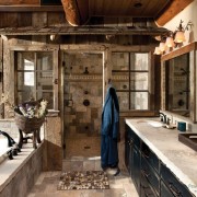 Vonios kambarys šalyje pagamintas iš medžio