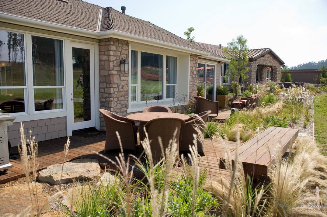 Muebles de jardín: decoración perfecta del área alrededor de la casa.