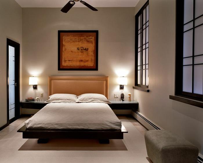 spalnica feng shui, postelja na platformi, ventilatorska svetilka, okna v japonskem slogu, nočne svetilke