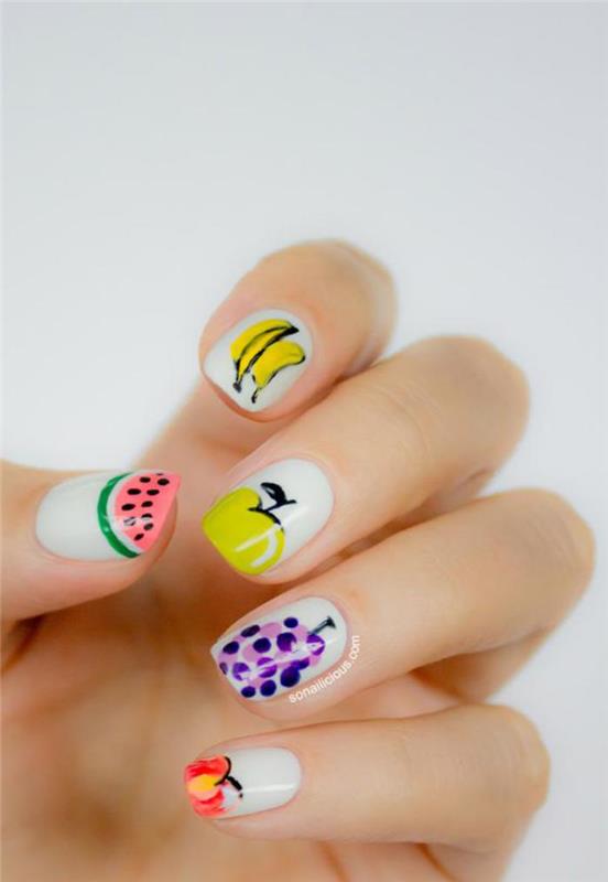 deco-nail-nail-art-with-super-trendy-sadje-za poletje