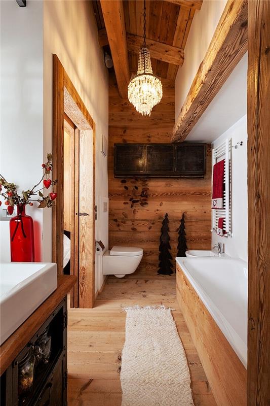 Küçük banyo dekoru rustik dağ evi dağ tarzı avize kristalleri kabarık beyaz halı plakaları ahşap duvarlar