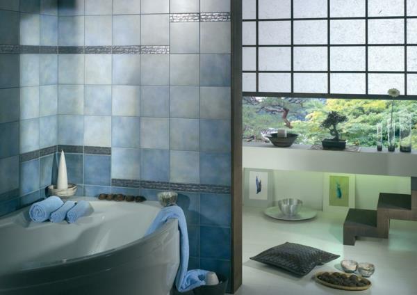 Zen-kopalnica-dekor-v-modro-zeleni barvi z naravno spremembo velikosti