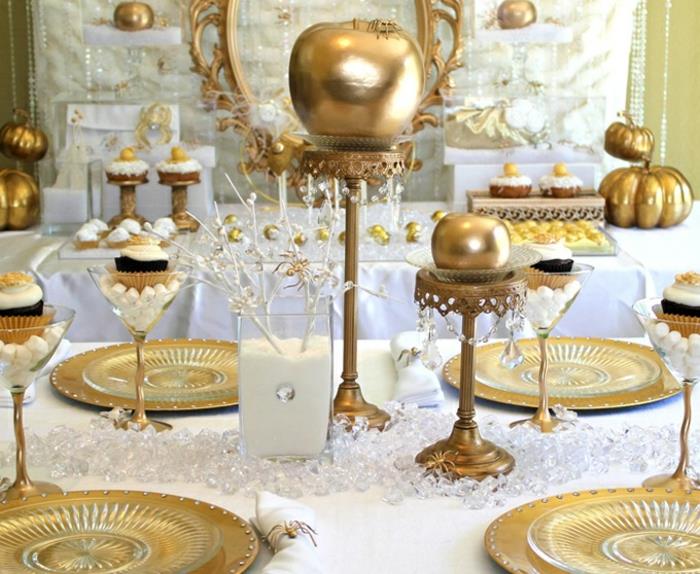 sniego baltumo ir septynių nykštukų aukso ir balto gimtadienio stalo dekoracijos