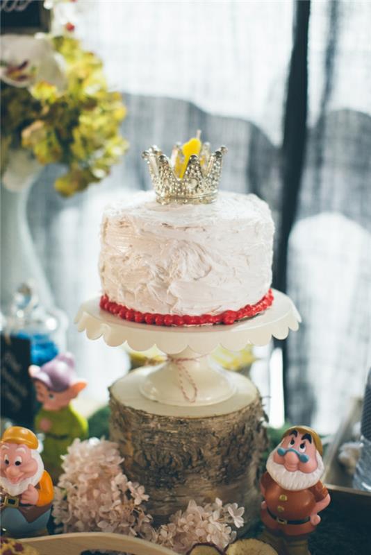 Dekoratyvinis stalas-gimtadienio vaikas-sniego baltumas ir septyni nykštukai-princesė ir jos tortas