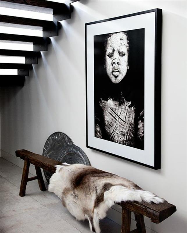 Afriška dekoracija-lesena klop-stopnišče-foto-portret