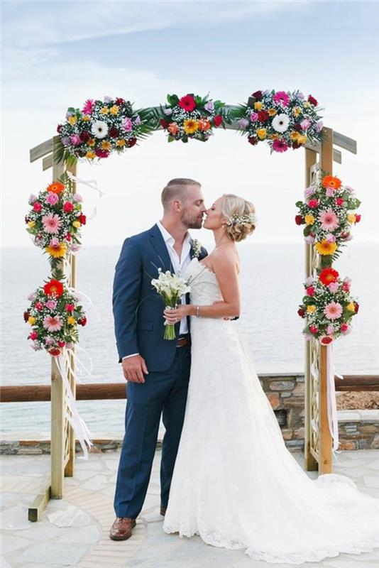 gėlių-vestuvių-arkų-dekoracijų-po atviru dangumi ceremonija