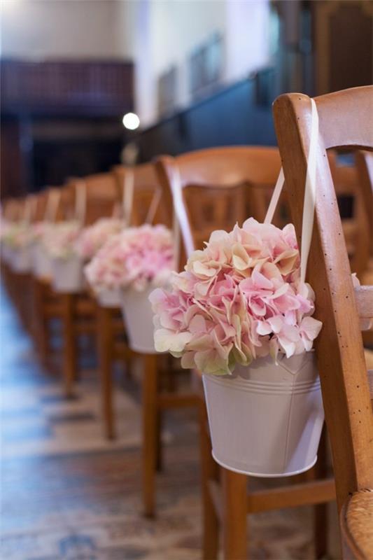 dekoracija-s-cvetličnimi stoli