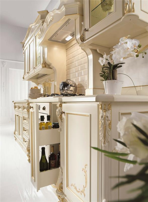 baročna dekoracija, bela kuhinja, baročno pohištvo v zlati dekoraciji, bela orhideja