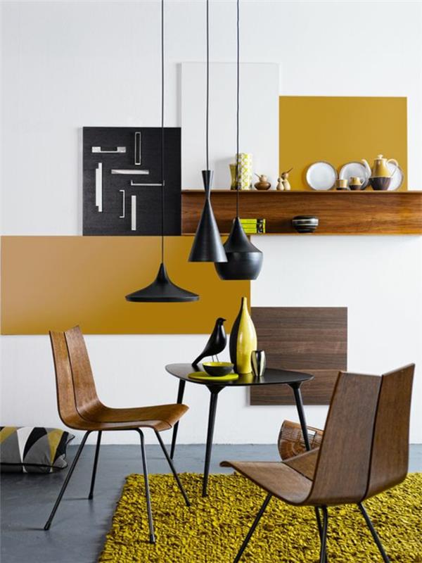 duvarda ve dekorda koyu ahşap ve hardal sarısı rengi vurgulayan İskandinav tarzında modern oturma odası