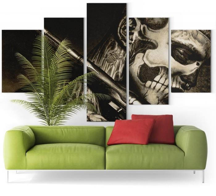 gyvenamojo kambario dekoravimo pastaba personažas dekoratyvinis sienų tapymas kaukolės sofa žalia augalo palmė patalpoje