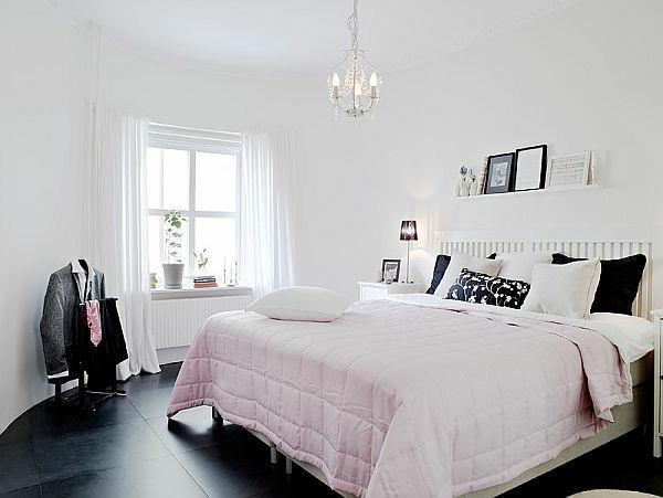 skandinaviško miegamojo apdaila-rožinė ir balta