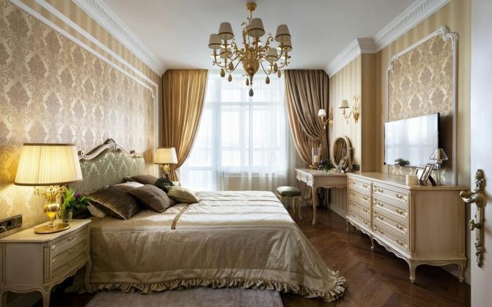 Barok yatak odası dekoru, bej duvar kağıtları, buxom tavan aydınlatması, bej perdeler