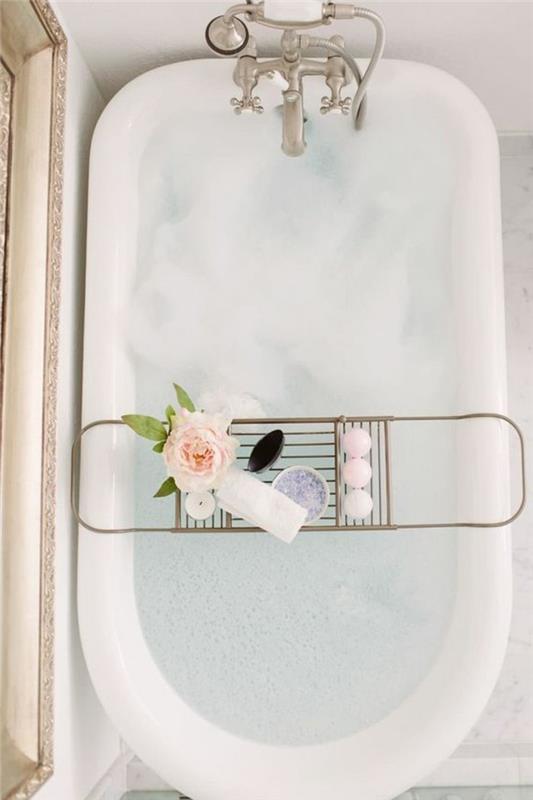 deko-koza-pembe-küvet-banyo-olanakları-beyaz-duvarlar