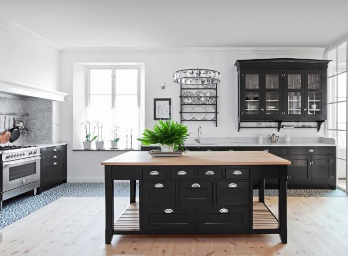 bir mutfağın duvarları için hangi renk fikri, siyah ve ahşap adalı geniş mutfak modeli, model gri mermer mutfak sıçraması