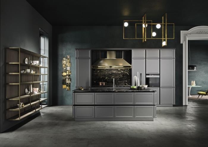 koyu renklerde modern moda iç tasarım, gri mobilyalı koyu duvarlı mutfak fikri ve siyah sıçrama