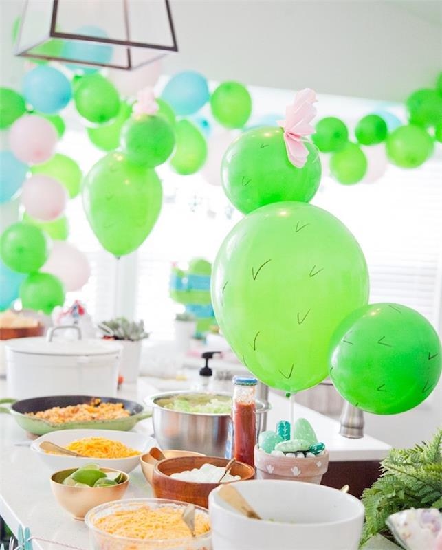 idėja, kaip pasigaminti gimtadienio taco barą, Meksikos vakarėlio tema, keli žalios, mėlynos ir rožinės spalvos balionai, ingredientai naminiams tacos