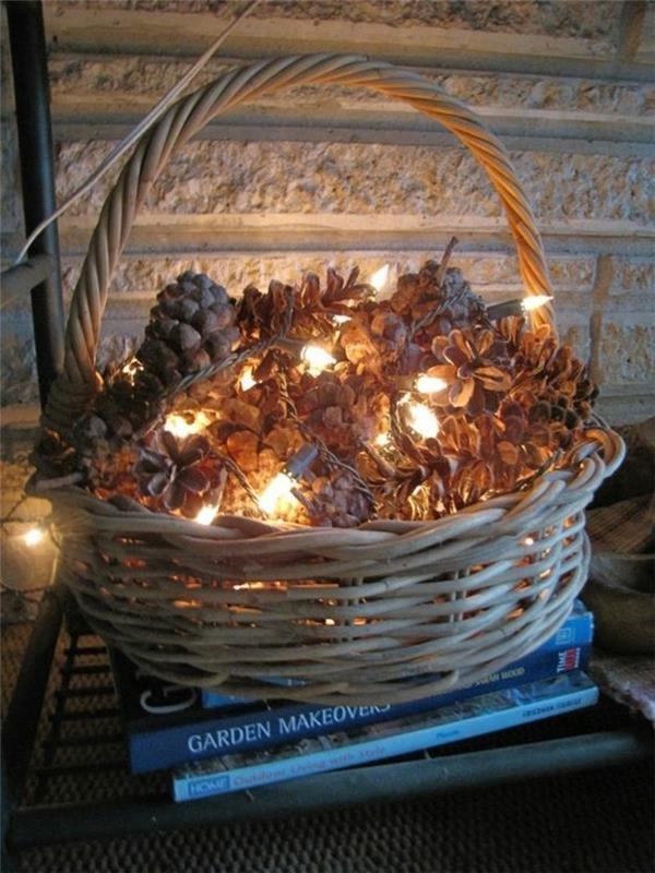 Božični okraski za izdelavo košare s svetlobnimi venci in stožci