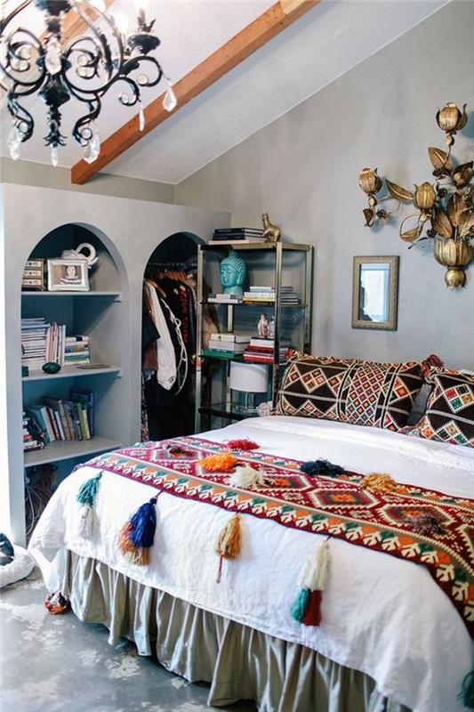 Fas etnik ilhamına sahip bir yatak odası, Fas duvar nişleri